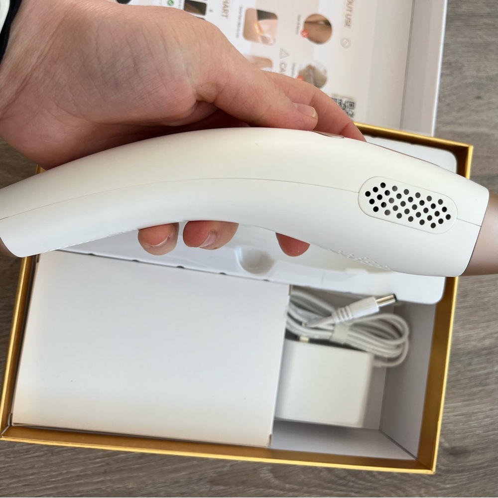 Hair Removal Device - Picture 2 of 3